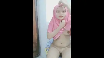 Live Show 126 Cewek Jilbab Mulus Obok Memek HD