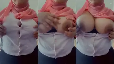 Lustyberryy Jilbab Pink Toket Super Besar Bugil Colmek Basah